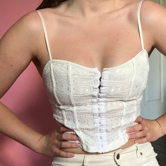 Lace Spaghetti Croptop - Picture 2 of 2